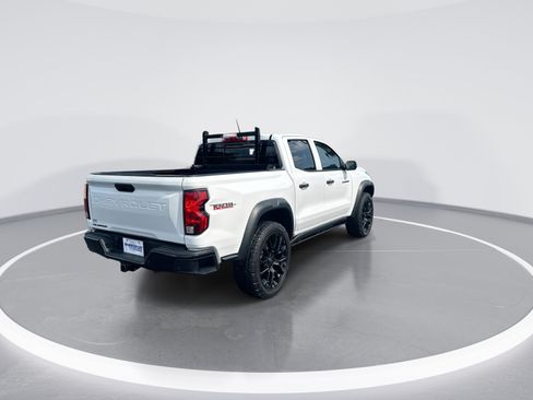 Used 2024 Chevrolet Colorado Trail Boss w/ Technology Package AWD/4WD image 9