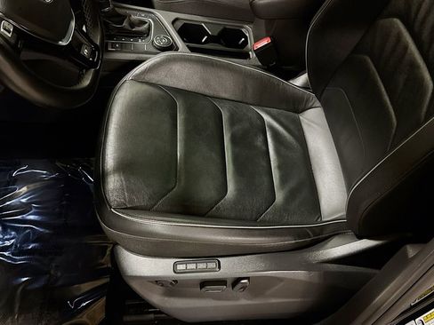 Used 2019 Volkswagen Tiguan SEL Premium R-Line image 24