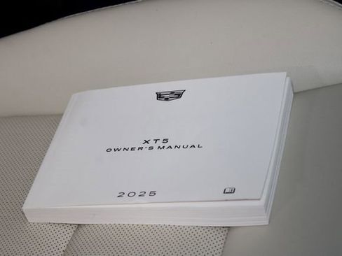 Certified 2025 Cadillac XT5 Premium Luxury w/ Technology Package AWD/4WD image 32