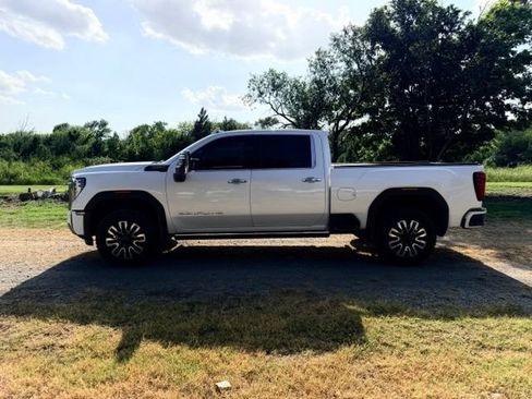 Used 2024 GMC Sierra 2500 Denali Ultimate AWD/4WD image 2