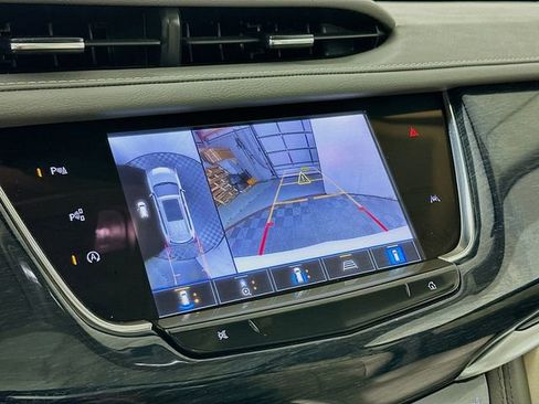 Used 2024 Cadillac XT6 Premium Luxury w/ Technology Package image 16
