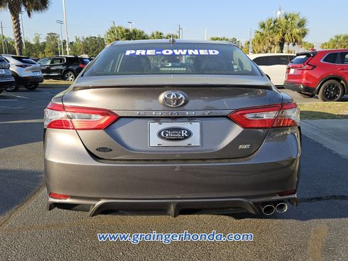 Used 2019 Toyota Camry SE image 4