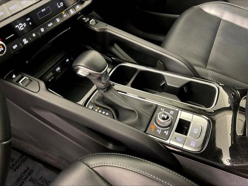 Used 2025 Kia Telluride S AWD/4WD image 17