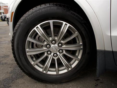 Used 2018 Cadillac XT5 Luxury w/ Driver Awareness Package image 9