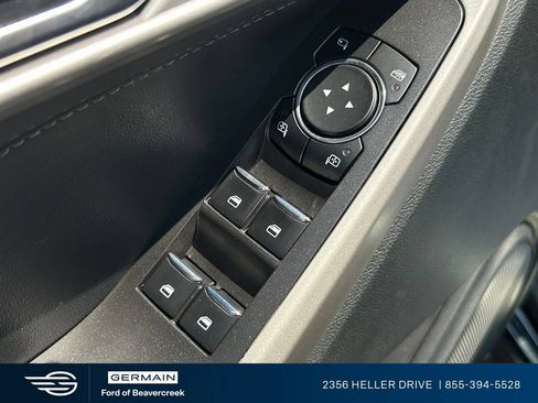 Used 2024 Ford Explorer Limited AWD/4WD image 17
