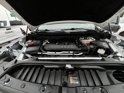 Used 2024 Chevrolet Silverado 1500 Custom Trail Boss w/ LPO, Dark Essentials Package image 27