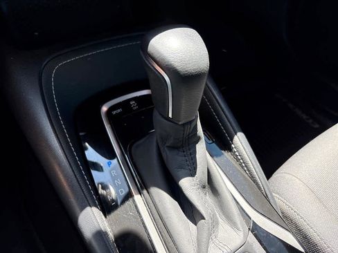 Used 2019 Toyota Corolla SE FWD image 18