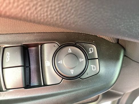 Used 2023 Chevrolet TrailBlazer RS AWD/4WD image 43