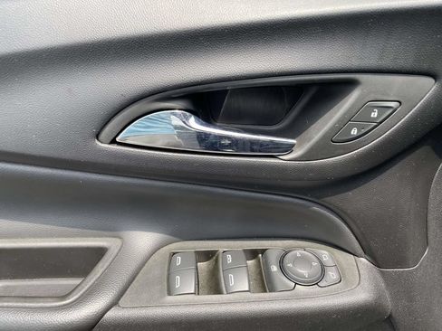 Used 2023 Chevrolet Equinox LT FWD image 17