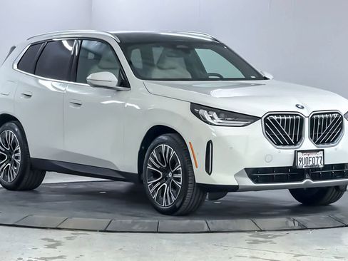 Used 2025 BMW X3 xDrive30i w/ Convenience Package image 9