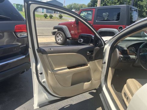 Used 2009 Ford Taurus Limited AWD/4WD image 13