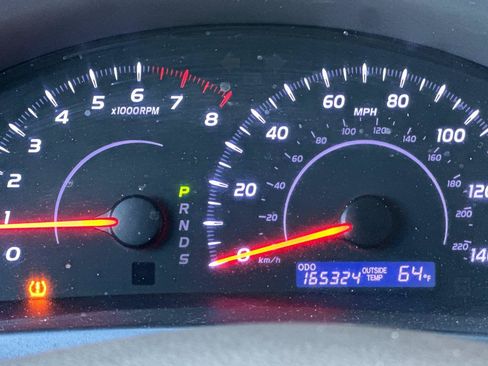 Used 2010 Toyota Camry LE FWD image 24