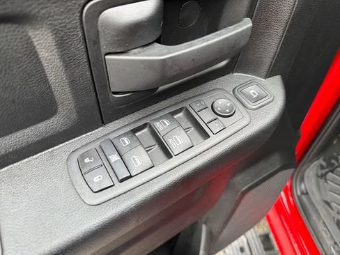 Used 2024 RAM 2500 Tradesman w/ Chrome Appearance Group AWD/4WD image 17