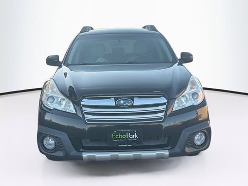 Used 2013 Subaru Outback 3.6R Limited AWD/4WD image 2