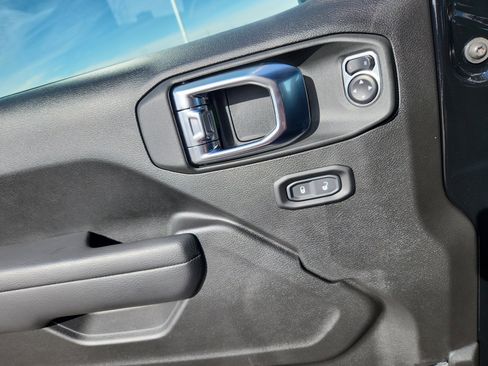 New 2025 Jeep Wrangler Unlimited Rubicon w/ Steel Bumper Group image 21