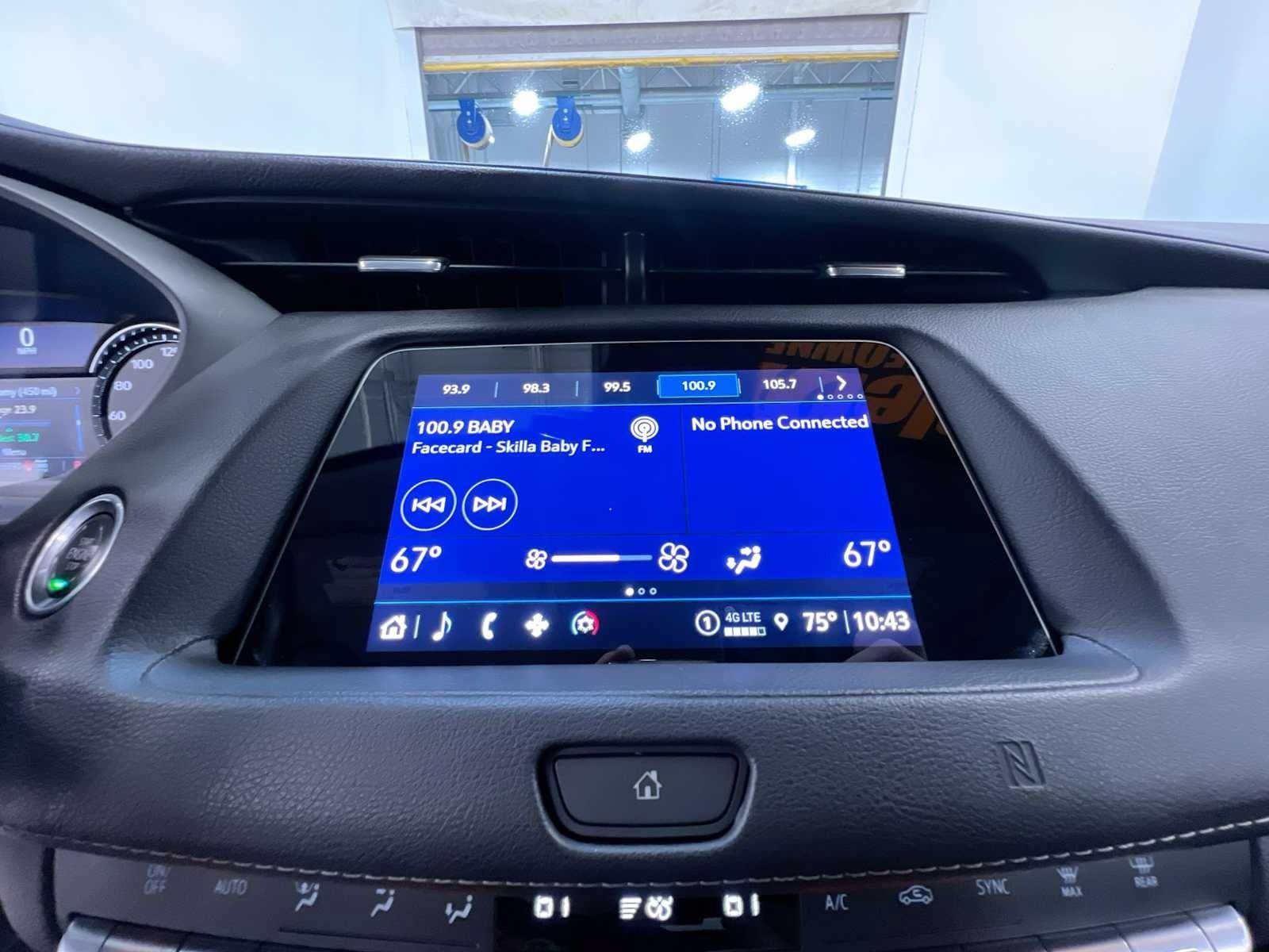 Used 2021 Cadillac XT4 Premium Luxury w/ Cold Weather Package AWD/4WD image 24