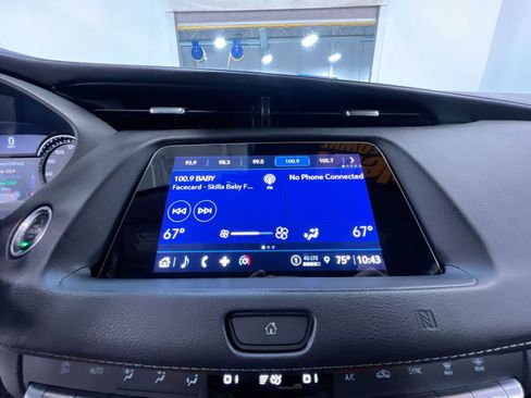 Used 2021 Cadillac XT4 Premium Luxury w/ Cold Weather Package AWD/4WD image 24