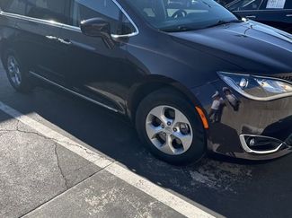 Used 2017 Chrysler Pacifica Touring-L Plus w/ Advanced Safetytec Group video 2