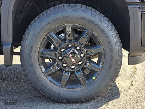 New 2026 GMC Sierra 2500 AT4 image 9