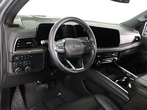 Used 2025 Chevrolet Tahoe Z71 AWD/4WD image 30
