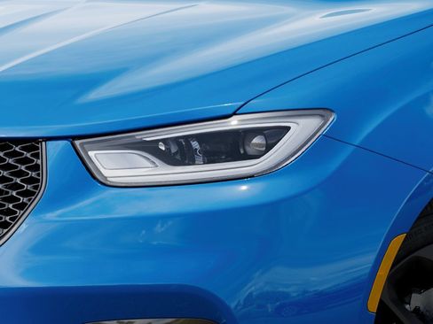 New 2026 Chrysler Pacifica Select image 10