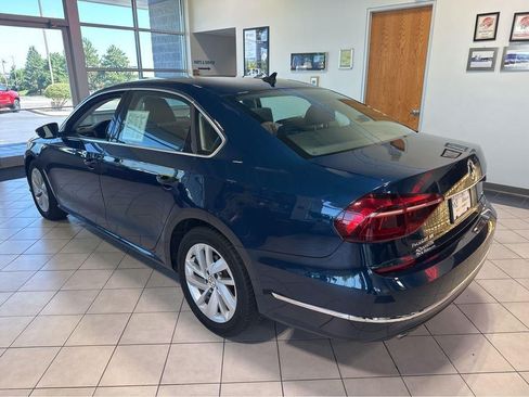 Used 2018 Volkswagen Passat 2.0T SE FWD image 9