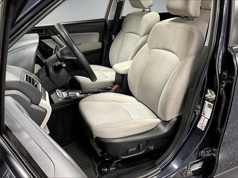 Used 2017 Subaru Forester 2.5i Premium w/ All-Weather Package AWD/4WD image 20