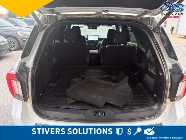 Used 2025 Ford Explorer Platinum w/ Ultimate Package AWD/4WD image 11