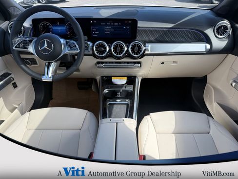 Used 2026 Mercedes-Benz GLB 250 4MATIC image 2