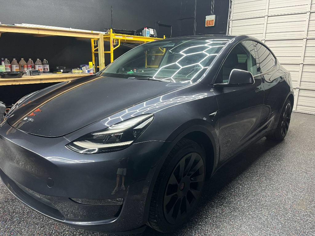 Used 2024 Tesla Model Y Long Range RWD image 2