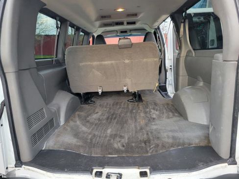 Used 2016 Chevrolet Express 2500 LS image 33
