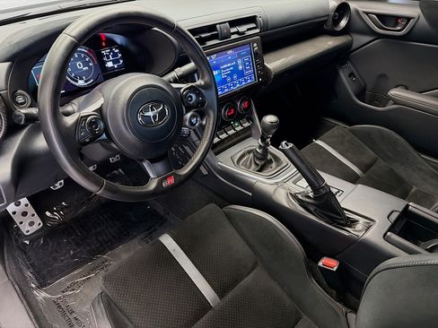 Used 2024 Toyota GR86 Premium RWD image 7