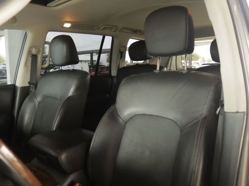 Used 2016 INFINITI QX80 4WD w/ Driver's Assistance Package image 9