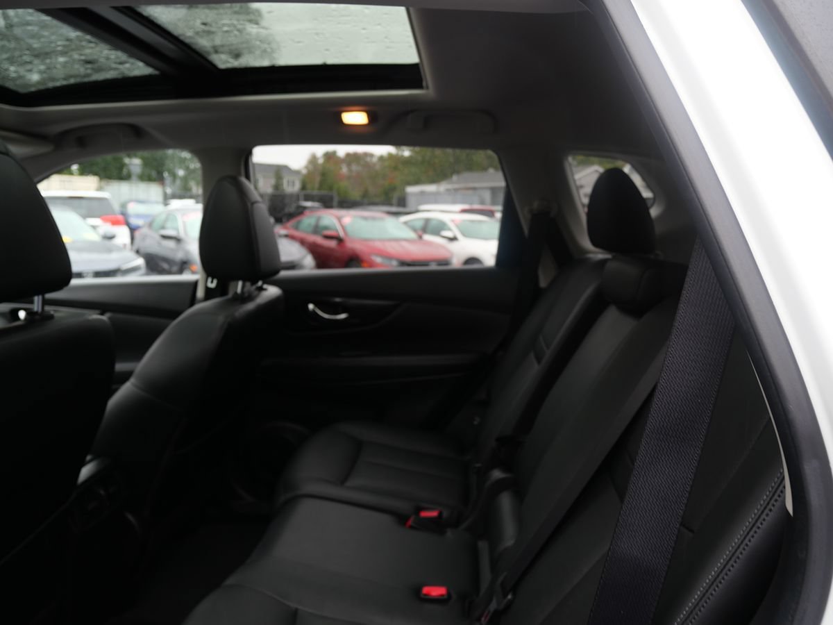 Used 2017 Nissan Rogue SL w/ SL Premium Package AWD/4WD image 22