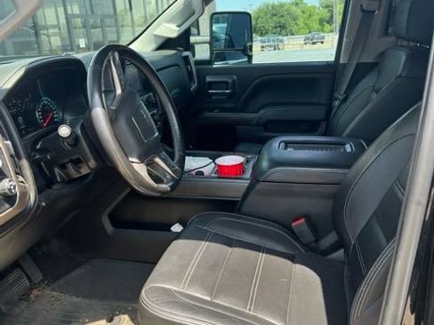 Used 2018 GMC Sierra 2500 Denali w/ Duramax Plus Package AWD/4WD image 6