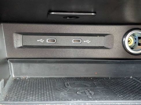 Certified 2024 Volkswagen Tiguan SE R-Line FWD image 23