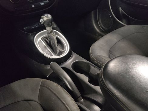 Used 2016 Kia Soul + FWD image 26