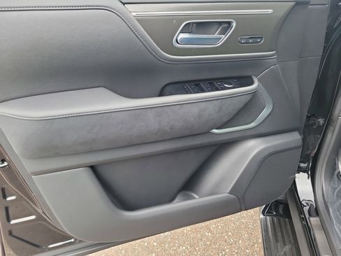 New 2026 INFINITI QX80 Luxe image 15