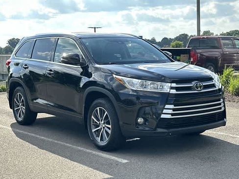 Used 2019 Toyota Highlander XLE AWD/4WD image 33