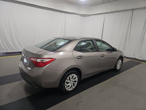 Used 2016 Toyota Corolla LE FWD image 4