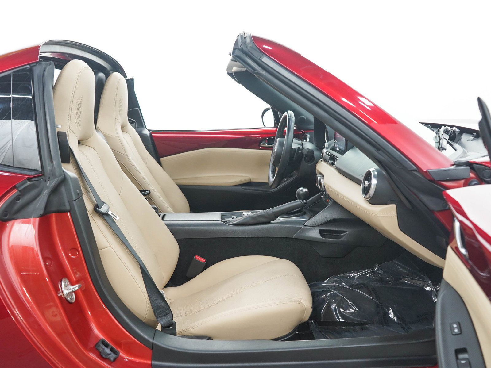 Used 2020 MAZDA MX-5 Miata RF Grand Touring RWD image 12