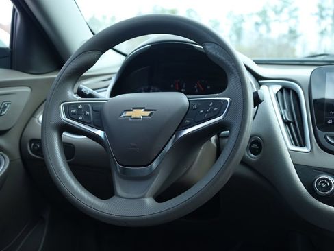 Used 2021 Chevrolet Malibu LS image 5