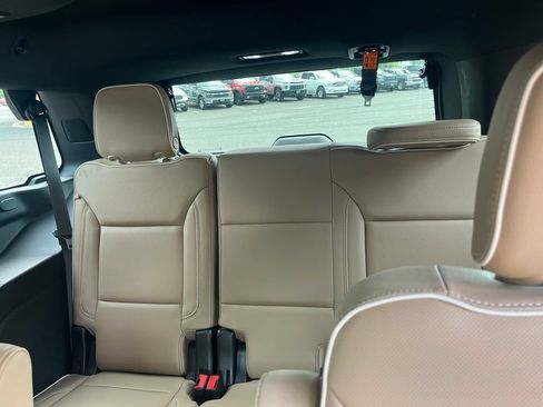 Used 2021 Chevrolet Tahoe Premier w/ Premium Package AWD/4WD image 25