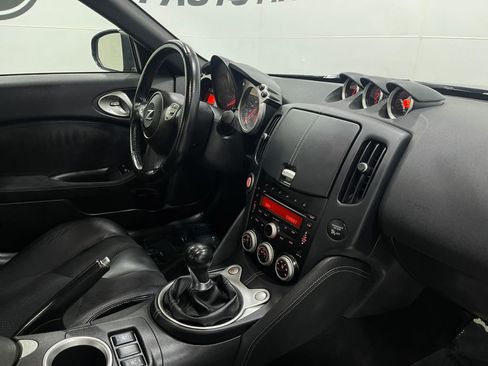 Used 2013 Nissan 370Z Touring image 18