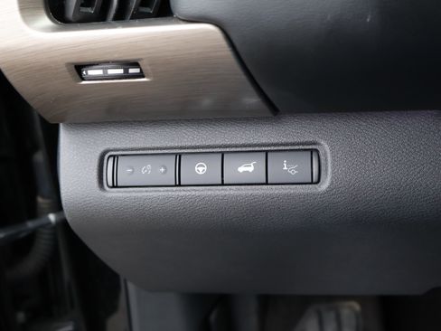 Used 2023 Nissan Pathfinder Platinum image 39