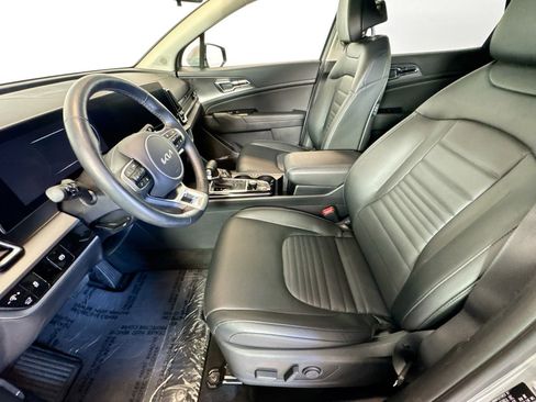 Used 2025 Kia Sportage SX image 19