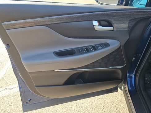 Used 2020 Hyundai Santa Fe SEL w/ Convenience Package image 16