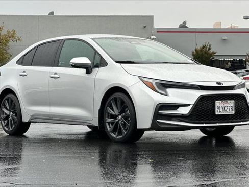 Certified 2024 Toyota Corolla SE image 5