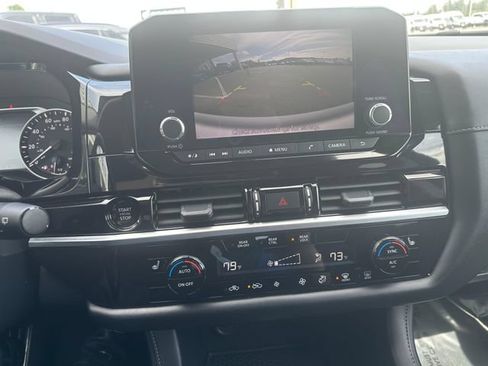 Used 2025 Nissan Pathfinder SV AWD/4WD image 16
