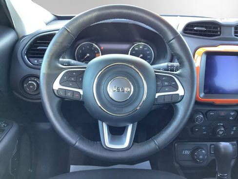 Used 2023 Jeep Renegade Altitude w/ Convenience Group I image 12